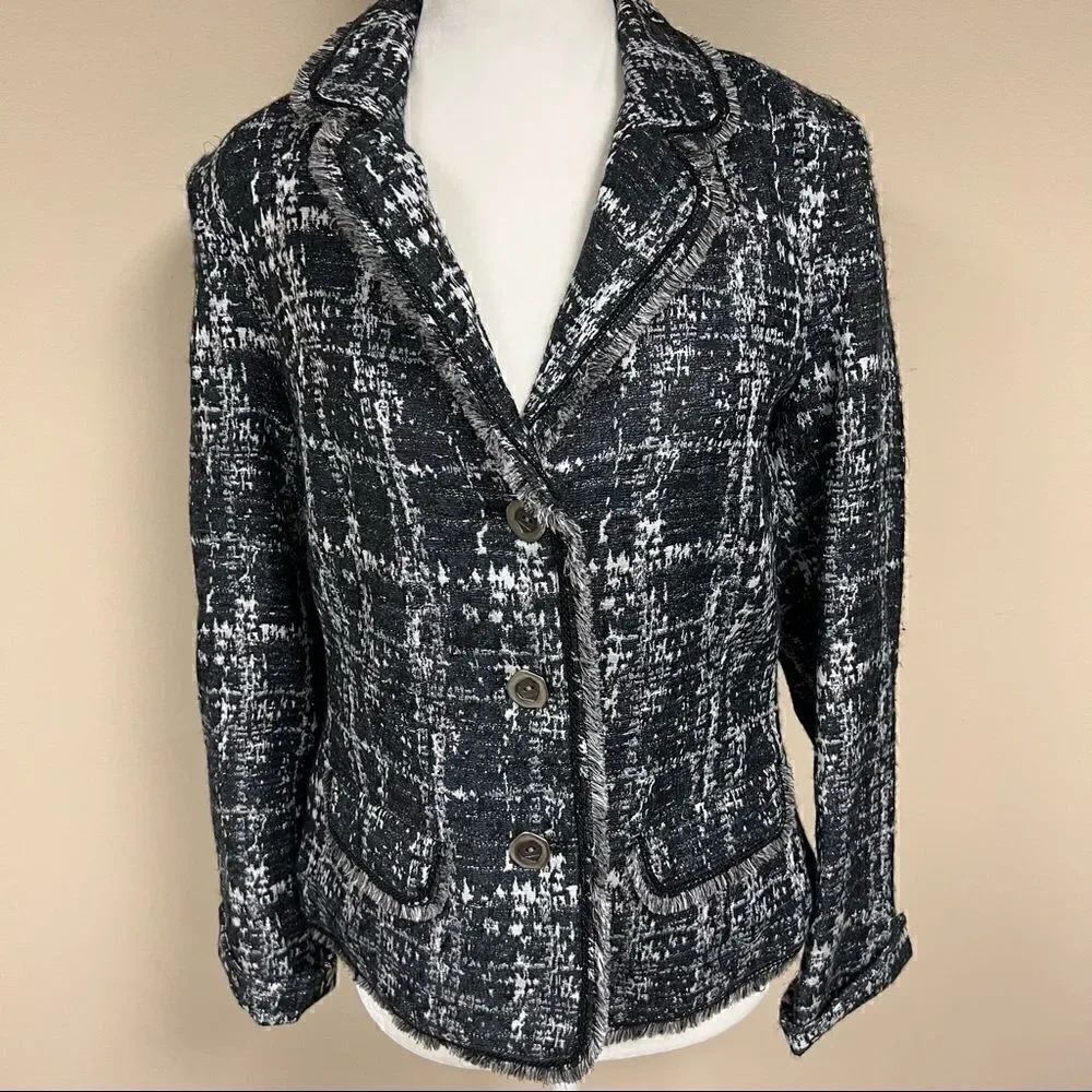 Chico’s blazer dark grey and white with grey silver threads 4/6